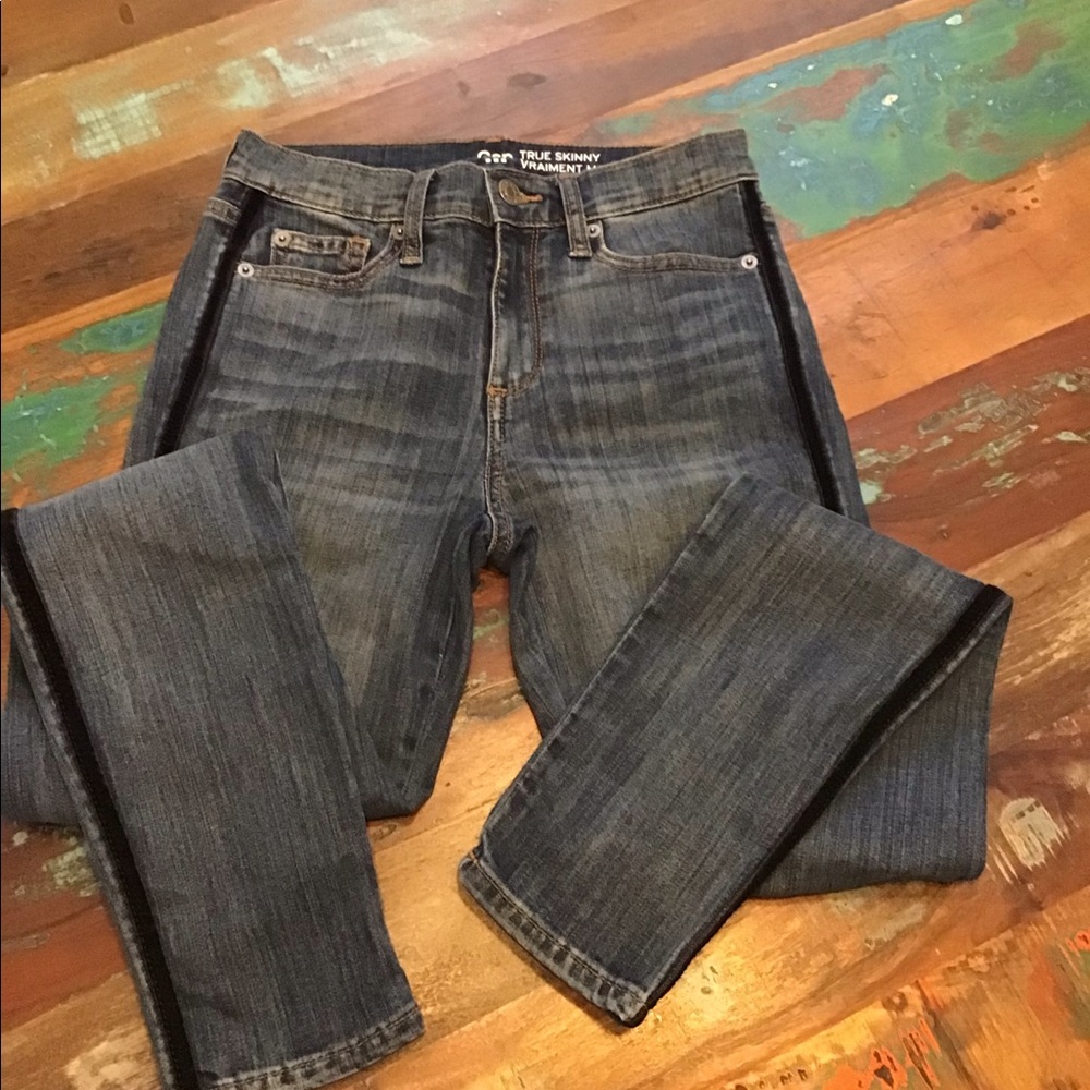 NWOT - GAP - TRUE SKINNY
